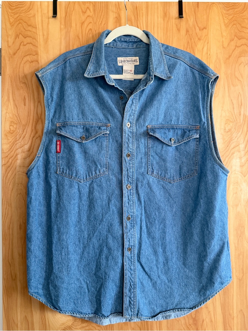 Vintage UNIONBAY Men's Sleeveless Denim Button-Down Shirt Blue